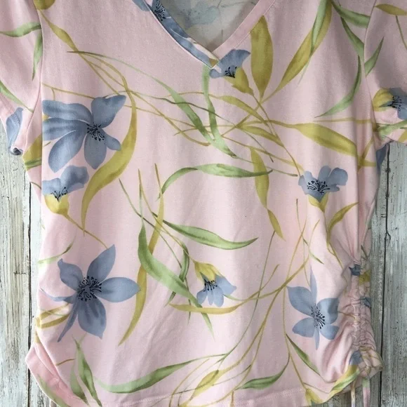Caribbean Joe Pink Floral Crop Blouse - Picture 2 of 5